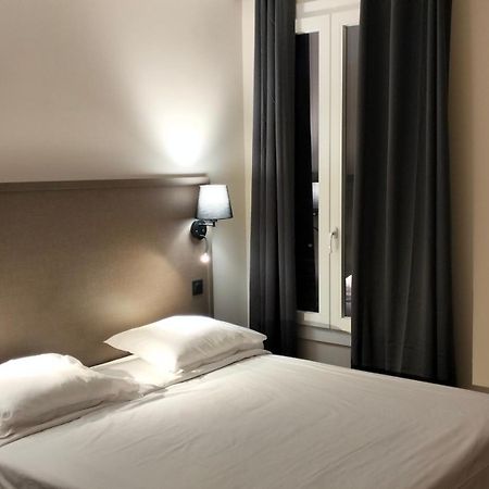 Hotel Royal Montreuil ภายนอก รูปภาพ